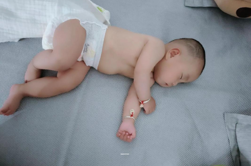 澳门几个月宝宝开始长牙